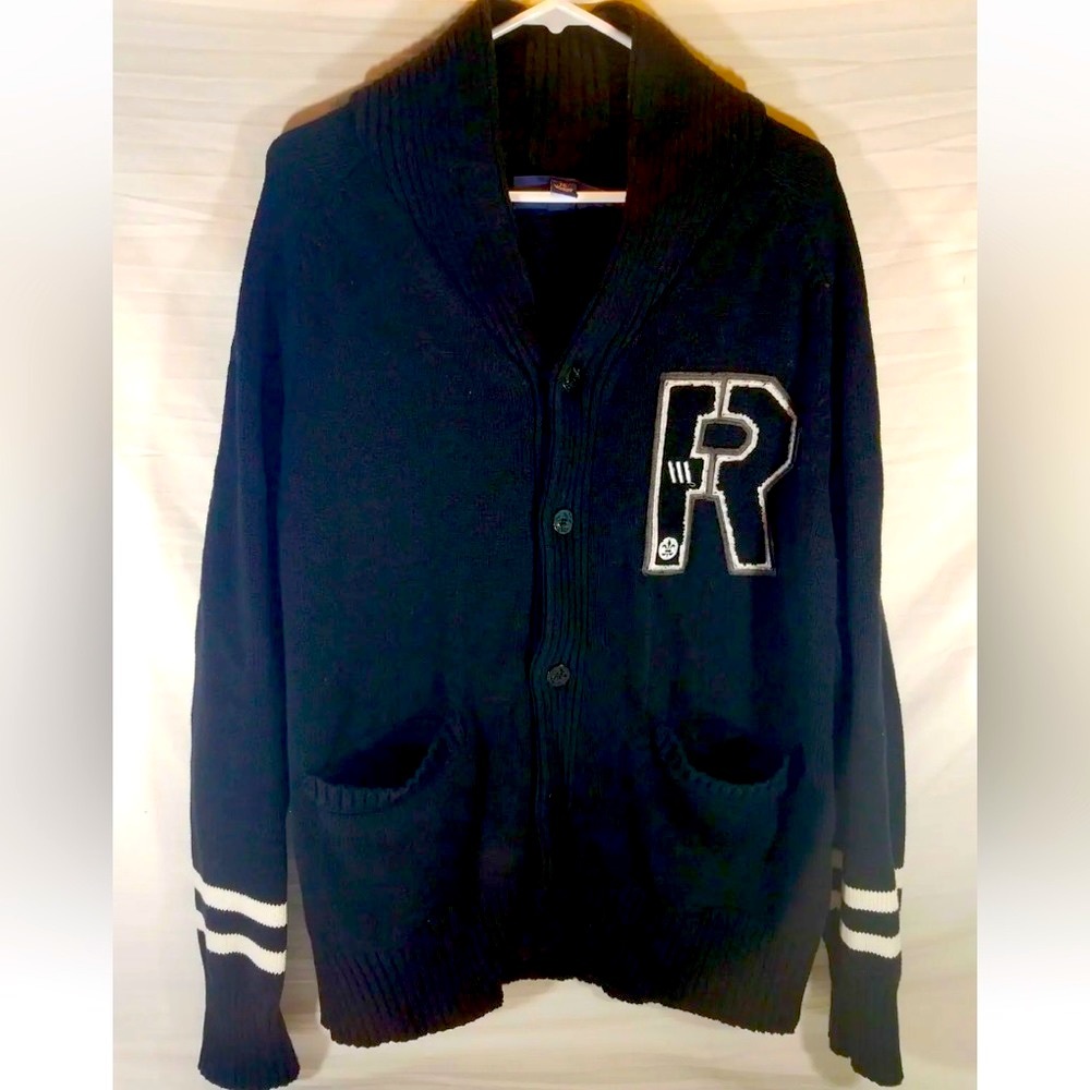 Rocawear | Y2K vintage Varsity button down cardigan with collar | men size small